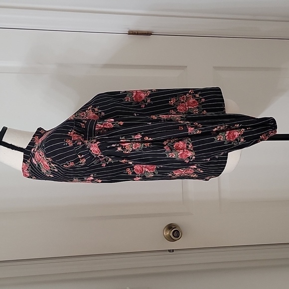 H&M Size 6 Black and Pink Floral with White Stripe Cotton Balloon-sleeved Blouse - Picture 7 of 13